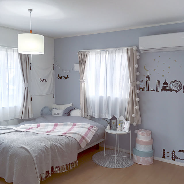 Bedroom,女の子の部屋,水色の壁紙,ユーカリ,パステルカラー,IKEA,ニトリウォールステッカー,こどものいる暮らし,ACTAS,ムーミン フローレン,ダイソー,ニトリのクッション,コットンボールランプ,ジェラートピケ,GLADOM,こどもと暮らす。 otamaの部屋