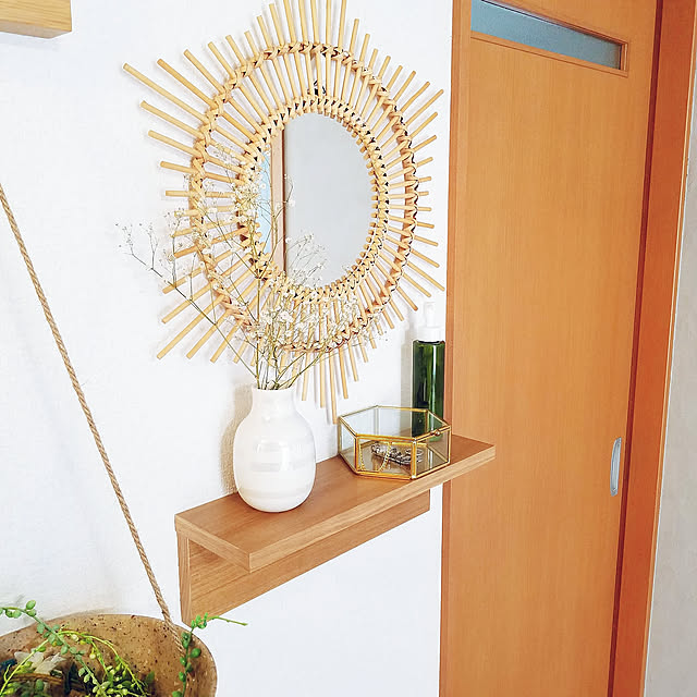 壁に付けられる家具,壁掛けシェルフ,壁美人,海外インテリアに憧れる,どーにかし隊,シンプルインテリア,緑のある暮らし,赤ちゃんのいる暮らし,すっきり暮らしたい,ウォールデコレーション,こどものいる暮らし,リノベーション,整理整頓,花瓶,ドライフラワー,Lounge pondyの部屋