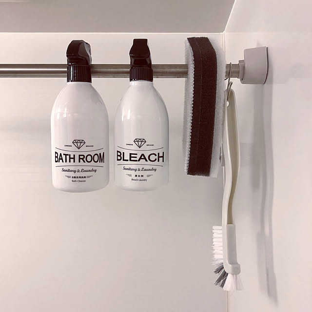 Bathroom,詰替容器,ラベル,白黒グレー,mon・o・tone,かけられるスポンジ,スポンジ,お風呂,ニトリ,モノトーンに憧れて,生活感をなくしたい,モノトーン,マンション,モノトーンインテリア,白が好き,白黒化計画,やわらかモノトーン,白黒インテリア kikujiroの部屋