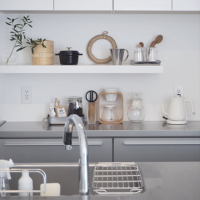 Kitchen,朝の風景,リクシル,子供と暮らす。,monotone+wood,新築一戸建て,マイホーム記録,ほっこりモノトーン,シンプル,モノトーン,海外インテリアに憧れる,トヨタホーム,キッチン収納,整理整頓 chunの部屋