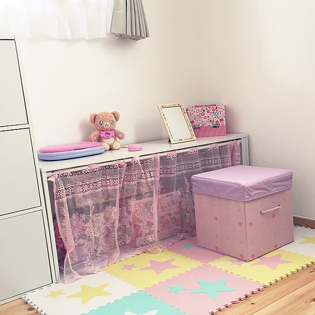 収納スツール,目隠しカーテン,カラーボックス 横置き,モフルン,ピンク系,女の子の部屋,お化粧スペース,子供部屋女の子,セリア,ニトリ numa-sanの部屋