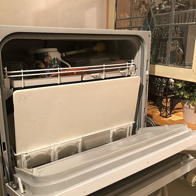 パナソニック食洗機,アンティークのある暮らし,心地よい暮らし,フェイクグリーン,キッチンカウンター,アイアン雑貨,ステンドグラス,Kitchen suzuranの部屋