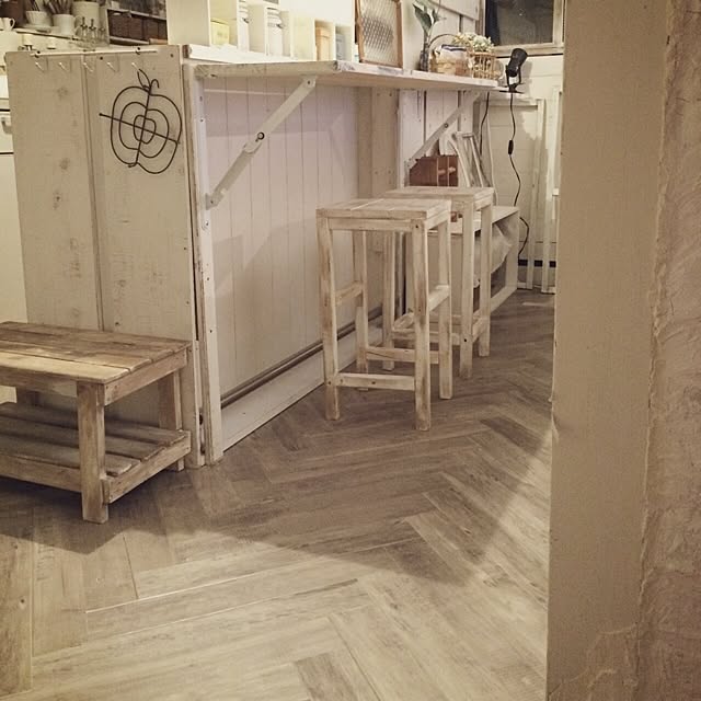 Kitchen,リメイク,natural,手作り,ホワイトが好き,cafe風,DIY,ハンドメイド,ブログに作り方載せてます♡,ブログやってます♡,ブログUPしました,団地リノベーション,リノベーション,ヘリンボーンの床,壁紙屋本舗 voyage.makiの部屋