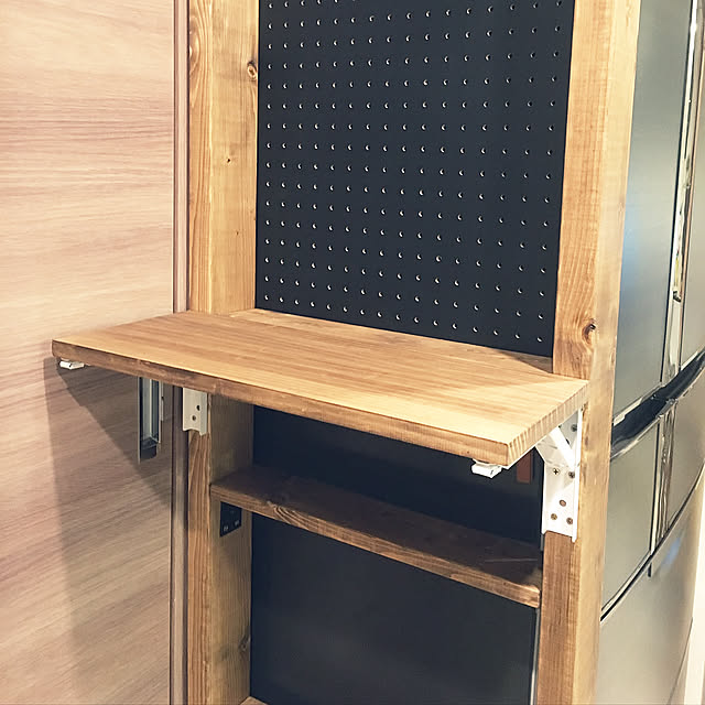 Kitchen,配膳スペース,おりたたみテーブル,タッチポン,85組,DIY,有孔ボード,すきま収納,未完成,ディアウォール,BRIWAXジャコビアン,冷蔵庫の横,ストック置き場,キッチン収納 monacoの部屋