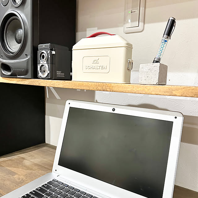 My Desk,発達障がい児の子育て,発達っ子と暮らすインテリア,シャルテン,見た目が大事,ほうきとちりとり,RoomClipショッピング,ズボラ主婦,こどものいる暮らし,ラク家事,予防掃除 shiratamaの部屋
