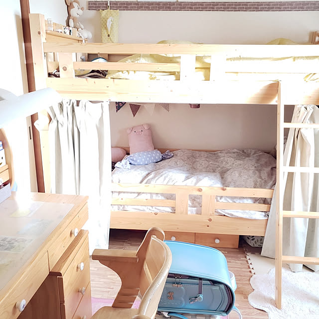 Bedroom,子供部屋,勉強机,ランドセル,2段ベッド,3DK,賃貸マンション,姉妹,6畳和室,和室を洋室に ,賃貸でも諦めない！,賃貸でも楽しく♪,築20年以上,茶色インテリア,姉妹部屋,フォロー&いいね ありがとうございます♡,せまいおうち,小学生女子,ジョイントマット木目調,中学生女子,子供部屋&キッズスペース pinonの部屋