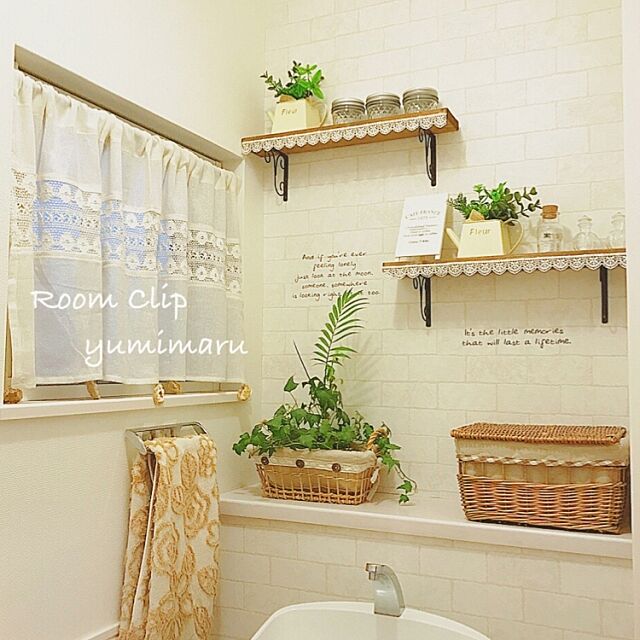 Bathroom,300円ショップ,カフェカーテン,DIY,ホームセンター,♡ ありがとうございますm(_ _)m,ナチュラル,フェイクグリーン,かご,楽天で買ったもの,簡単DIY,レンガ壁紙,いぬのいる暮らし,雑貨,かご大好き,観葉植物,アイアン棚,カフェ風,いいね、お返しができなくてごめんなさい。,フォローの押し逃げごめんなさい！,かべがみや本舗,100均,壁紙屋本舗 yumimaruの部屋