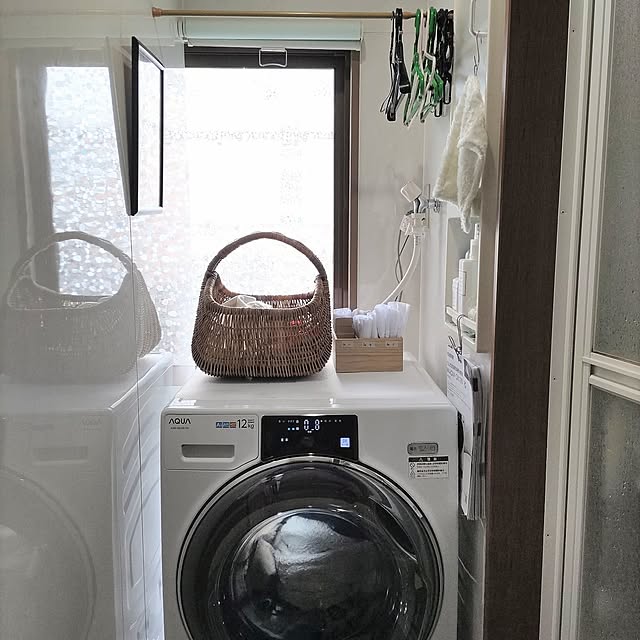洗濯機まわり,ドラム式洗濯機,AQUA洗濯機,洗濯かご,洗濯ネット収納,無印良品,突っ張り棒,ハンガー収納,洗濯表示マーク,複数枚投稿 Maroの部屋