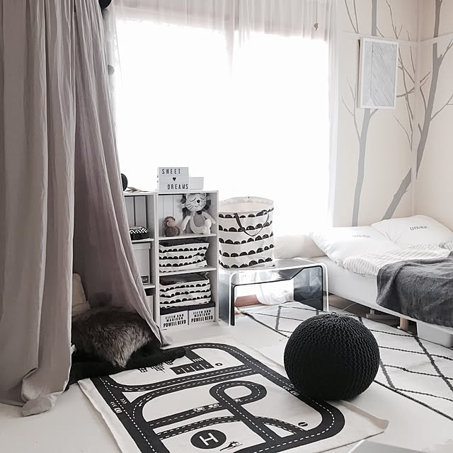 Bedroom,ライトボックス,和室改造計画,和室,キャノピー,IKEA,プフ,H&M HOME,ウォールステッカー,秘密基地,グレー好き♡,ホワイトインテリア,キッズスペース,カラーボックス,北欧雑貨,モノトーンインテリア,こどもと暮らす,おもちゃ収納,モノトーン,こども部屋,白黒グレー,海外インテリアに憧れる,キッズルーム,ポスター,DESIGN LETTERS YukIの部屋