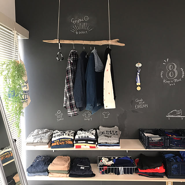 On Walls,黒板,壁紙,RC石川支部,DIY,キッズルーム,服の収納,見せる収納,収納,子供部屋男の子,子供部屋,子どもと暮らす,壁紙屋本舗 nico8の部屋