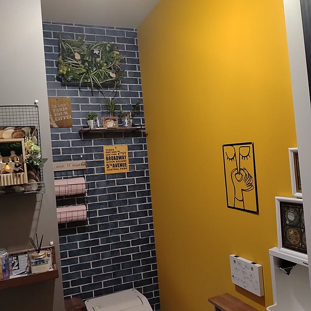 Bathroom,いいね！ありがとうございます♪,お気軽にフォローしてください¨̮♡,トイレの壁紙DIY,トイレの壁紙を張り替えた,トイレの壁紙はお気に入り,SHEINの壁紙 kashiyamasumiの部屋