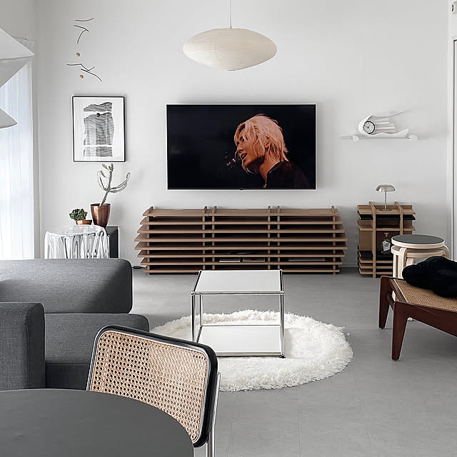 Lounge,フロアタイル サンゲツ,フロアタイル モルタル,フロアタイル,テレビボード,モノトーンインテリア,ソフトモノトーン,韓国インテリア,リノベーション ouの部屋