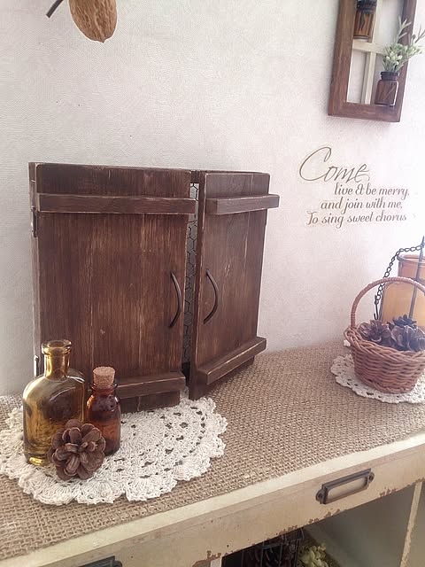 ナチュラル派の憧れ☆すのこで簡単！飾り窓　by chachamaruさん