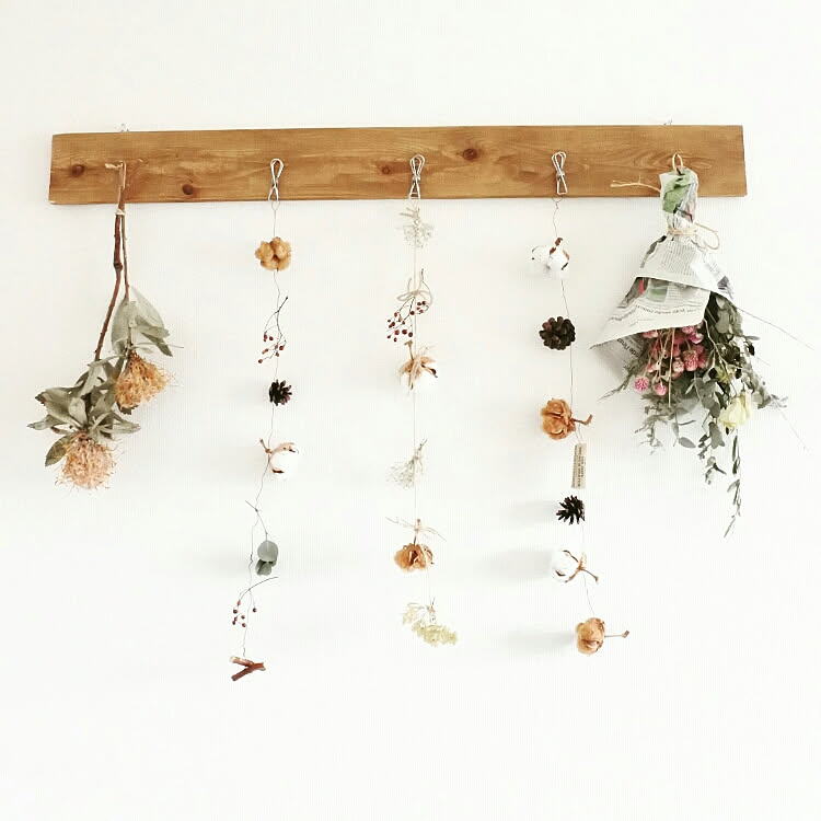 シンプルな壁のアクセントになる☆壁を賢く活用して空間を彩るDIY作品集