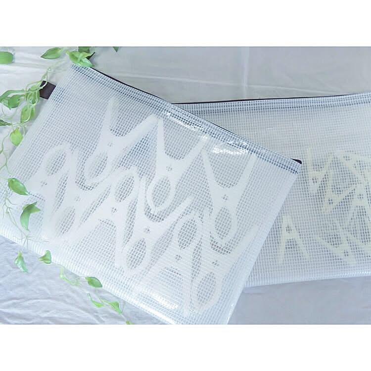 お部屋のこまごましたものがスッキリ片付く！ポーチを活用した収納アイデア