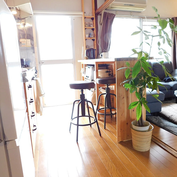 キッチンでもそれ以外の場所でも使える♪カウンターチェアのある暮らし
