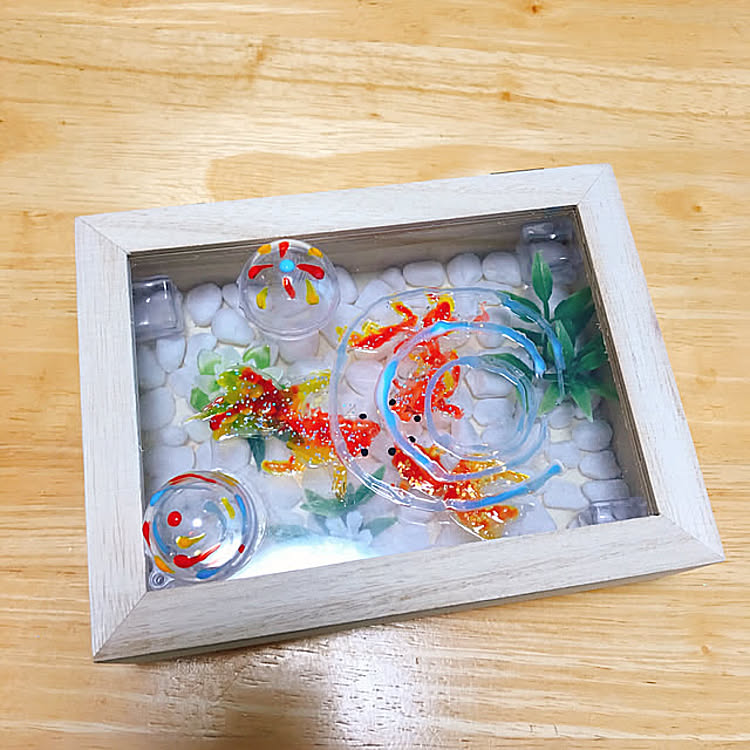 ダイソーのガラス絵の具で何を描く？ユーザーさんのDIY作品をご紹介