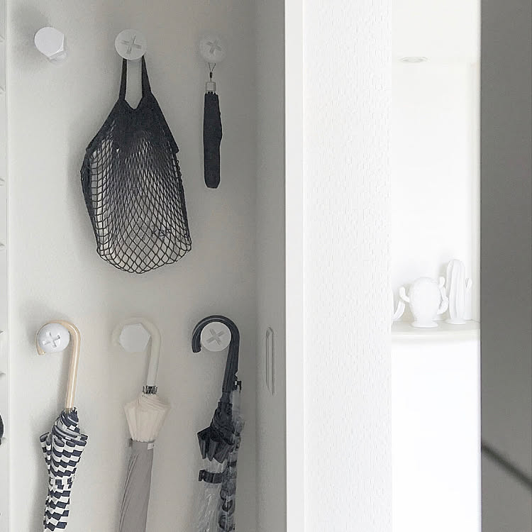 これで玄関周りをスッキリできる 傘の収納方法アイデア集 Roomclip Mag 暮らしとインテリアのwebマガジン