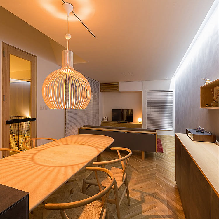 見惚れる物選びで上質な空間を 美しいデザインアイテムがあるお部屋 Roomclip Mag 暮らしとインテリアのwebマガジン