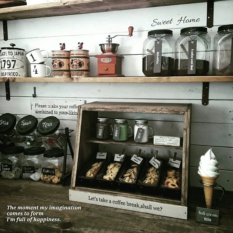カフェ風インテリアにはマスト 100均商品で作る人気の ショーケース By Chocolate Cafeさん Roomclip Mag 暮らしとインテリアのwebマガジン