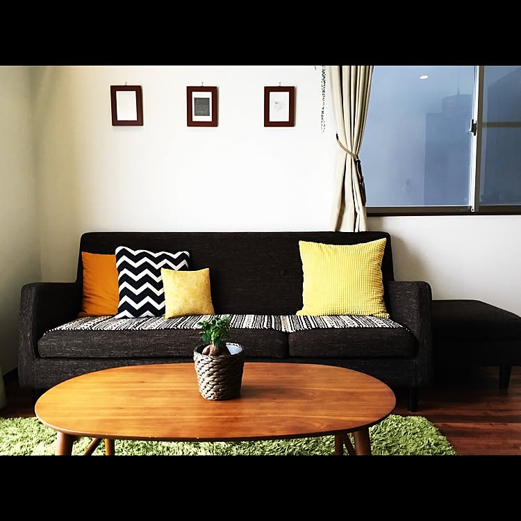 キレイな発色で元気になれる Ikeaのクッションカバー Roomclip Mag 暮らしとインテリアのwebマガジン