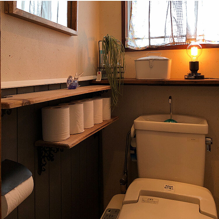 空間を上手に活かして 使いやすいトイレ収納10のアイデア Roomclip Mag 暮らしとインテリアのwebマガジン