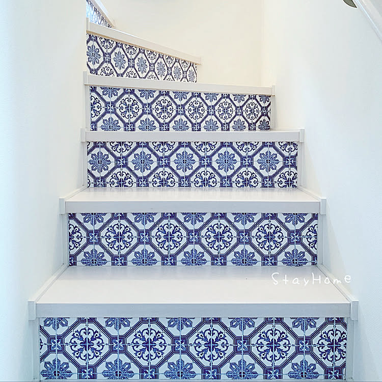 センスよく模様替え ダイソーのリメイクシート貼り方アイデア Roomclip Mag 暮らしとインテリアのwebマガジン