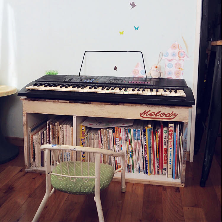 縦置きとは違う魅力と使い心地 カラーボックス横置き活用法10選 Roomclip Mag 暮らしとインテリアのwebマガジン