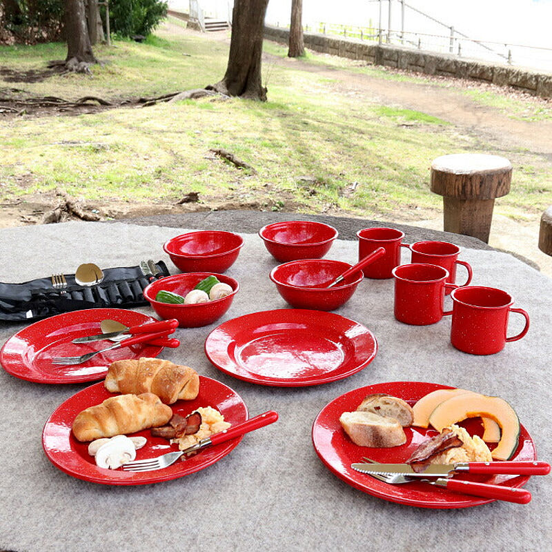 コールマン エナメル テーブルウェア 24ピースセット レッド Coleman Enamel Dinnerware Set Camping Essentials & Other