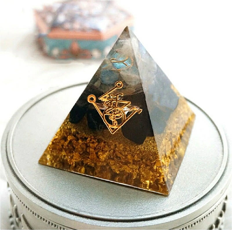 置物 オルゴナイト エジプト ストーン チャクラ 幸運 パワー 石 コイル 金箔 有機物 無機物 ピラミッド 三角形 樹脂 パワ−ストーン  癒し 浄化